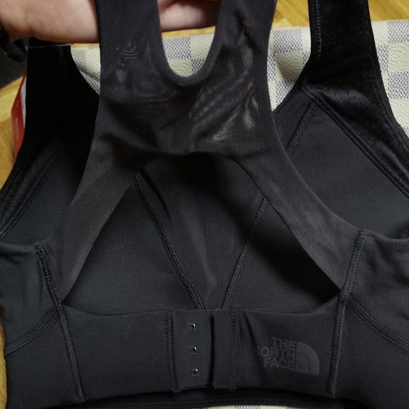 the north face flashdry high support bra - Picture 3 of 4